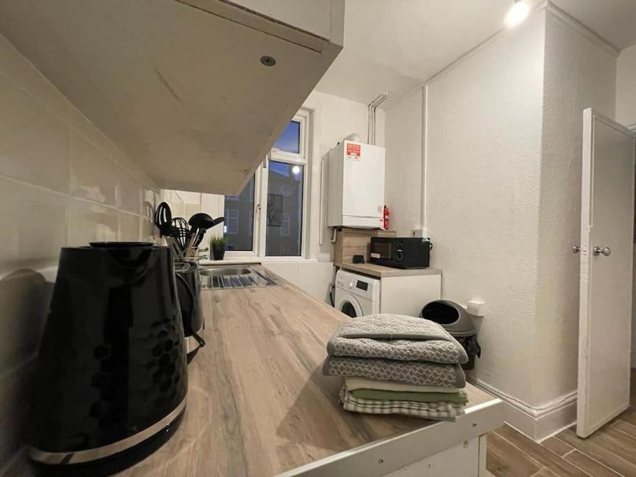 Spacious 2 Bedroom On Tower Bridge London Ngoại thất bức ảnh